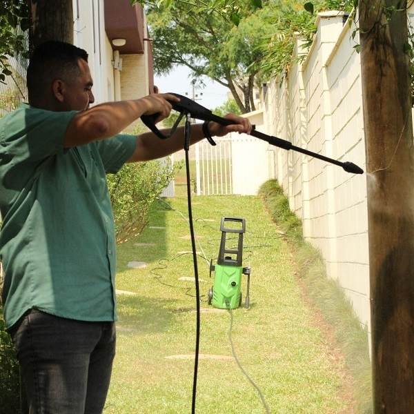 Locação de Lavadora de Alta Pressão vs. Compra